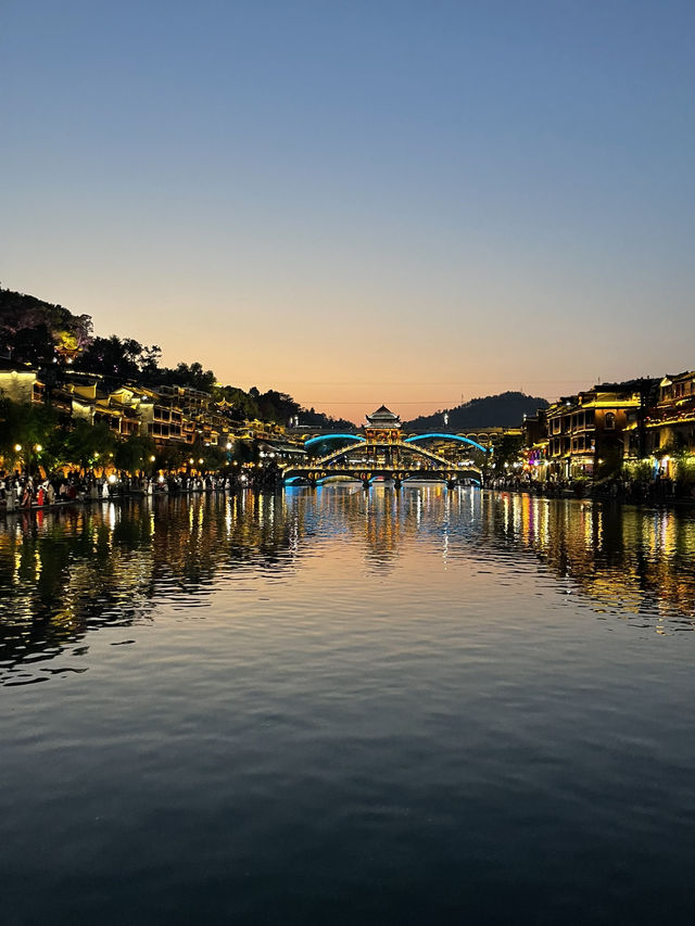 🇨🇳Furong Town & Phoenix Ancient Town Day & Night 🌿🏮
