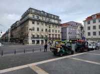 [🇵🇹リスボン] 黄色の路面電車が走る街を歩く