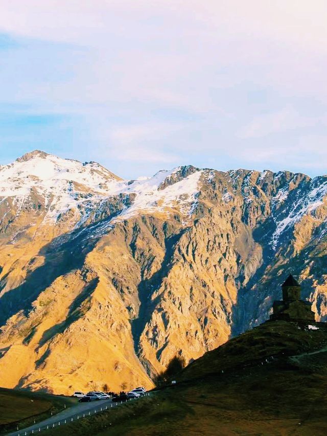 格魯吉亞著名景點卡茲別克山旅行攻略，適合打卡拍照📸