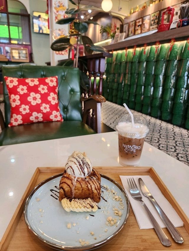 【バンコク】中華風な内装&トーストデザートがナイスなカフェ☕