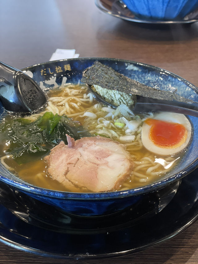 【青森×八戸】だしのプロが手間暇かけたラーメン店