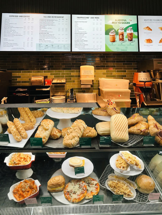 Starbucks Nguyen Hue