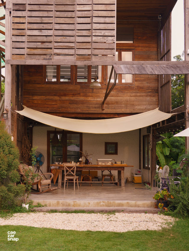 Clay Wood คาเฟ่บรรยากาศต่างจังหวัดในกรุง