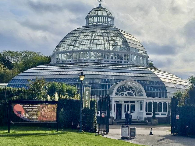Family Escape at Sefton Park: Relax and Explore in Liverpool