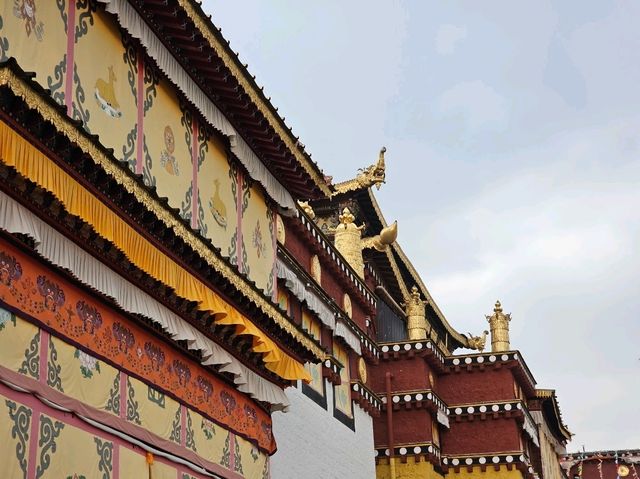 วัดซงจ้านหลิน (GandenSumtseling Monastery)
