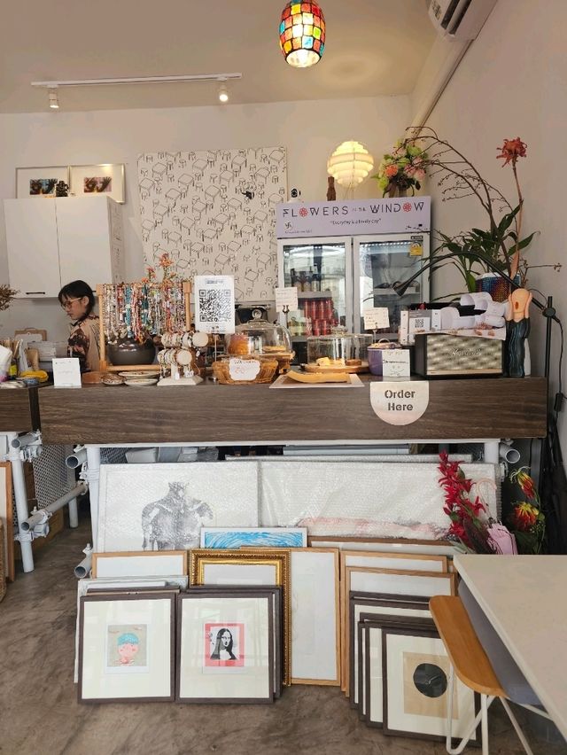 Flowers in the Window cafe | ลาดพร้าว