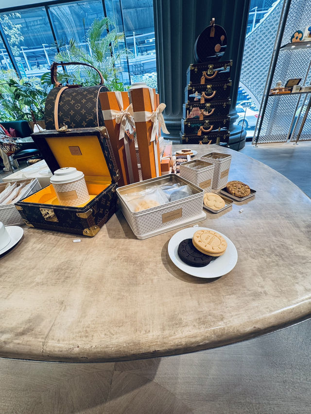 Birthday Celebration @ LE CAFÉ LOUIS VUITTON.