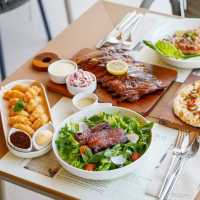 Something Journey : คาเฟ่และร้านอาหารริมทะเลสาบ