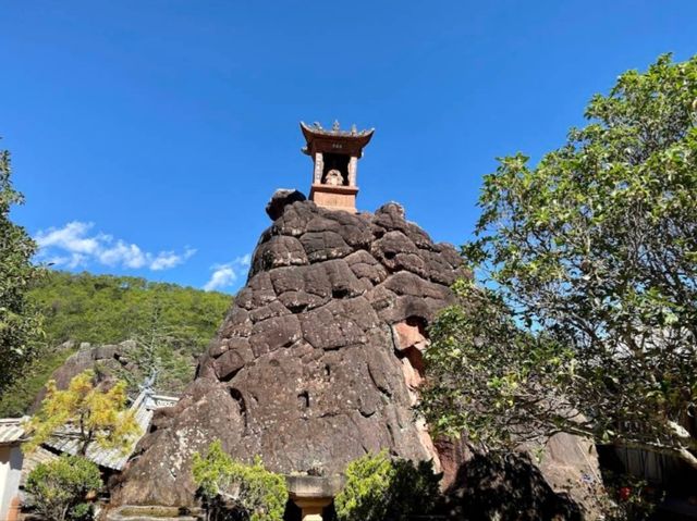 雲南 | 石寶山石窟，雲南規模最大的佛教石窟群
