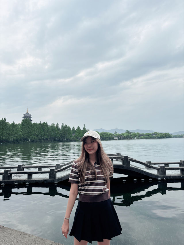 เดินเล่นรอบทะเลสาบซีหู