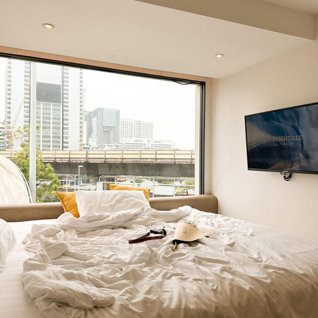 Yello Rooms Hotel ที่พักวิวรถไฟฟ้าสุดปัง