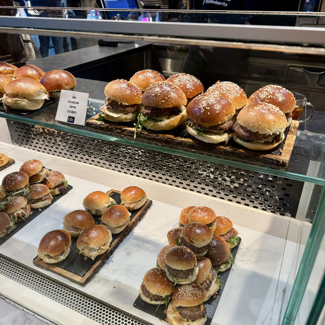 【スペイン/マドリード】地元民にも深く愛される、歴史と味が集まる美食市場「サン・ミゲル市場」