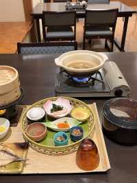 ♨️和風溫泉+正宗一泊二食🍱                  1千蚊就搞掂⁉️