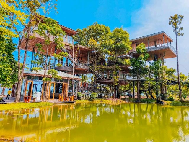 บ้านอวดชุม คาเฟ่ลับๆชุมพร