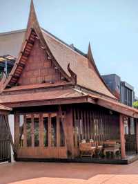 💤 Quick Layover Comfort – Divalux Resort & Spa Bangkok  🏨🌙🌴