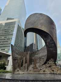 Art lovers, Go explore Raffles Place