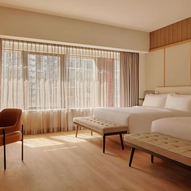 A Contemporary Oasis Where Comfort Meets Elegance