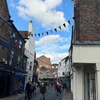 York Day Trip: The "Ghost Shop" Queue Was Insane! 👻🏰