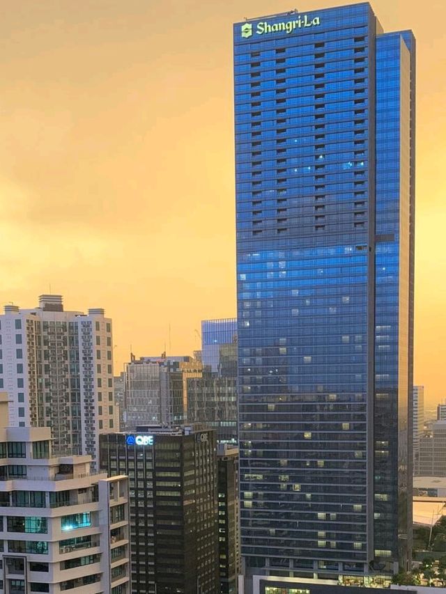 🏙️ Shangri-La The Fort Manila: Luxury in the Heart of BGC 🌟🍸