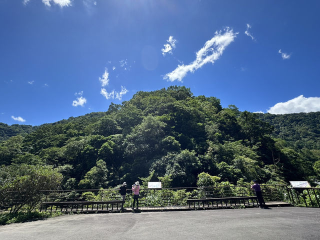 滿月圓瀑布