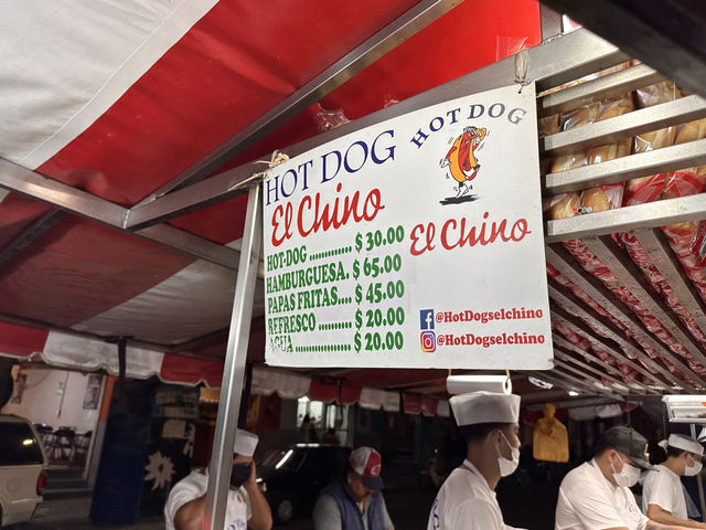 【Hot Dogs El Chino｜深夜に食べる、チーズたっぷり“全部のせ”ホットドッグ🌭】