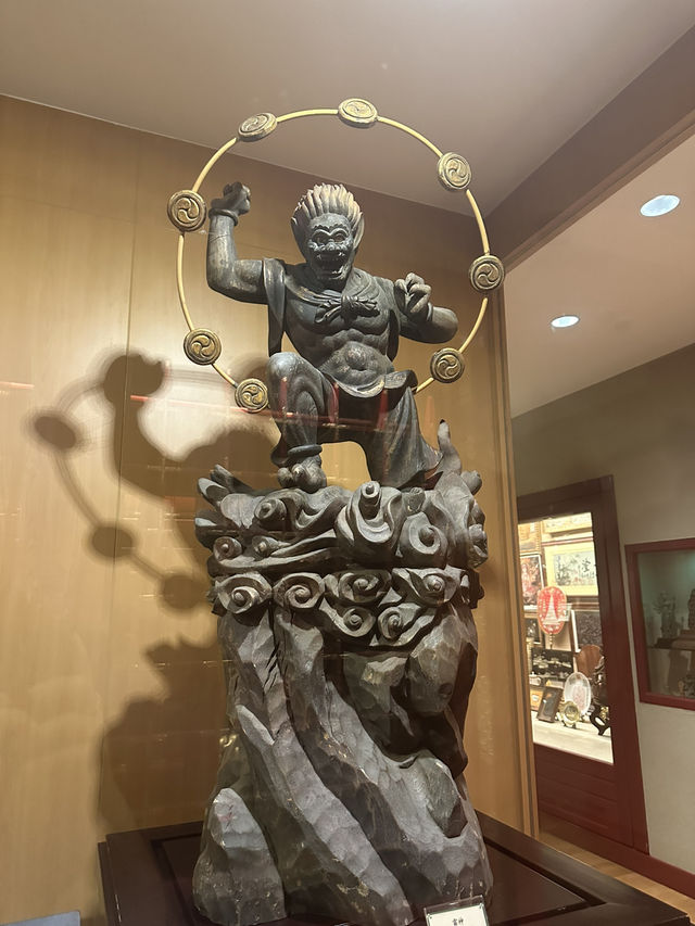 Exploring the Buddha Tooth Relic Temple – A Cultural Gem in the Heart of Singapore