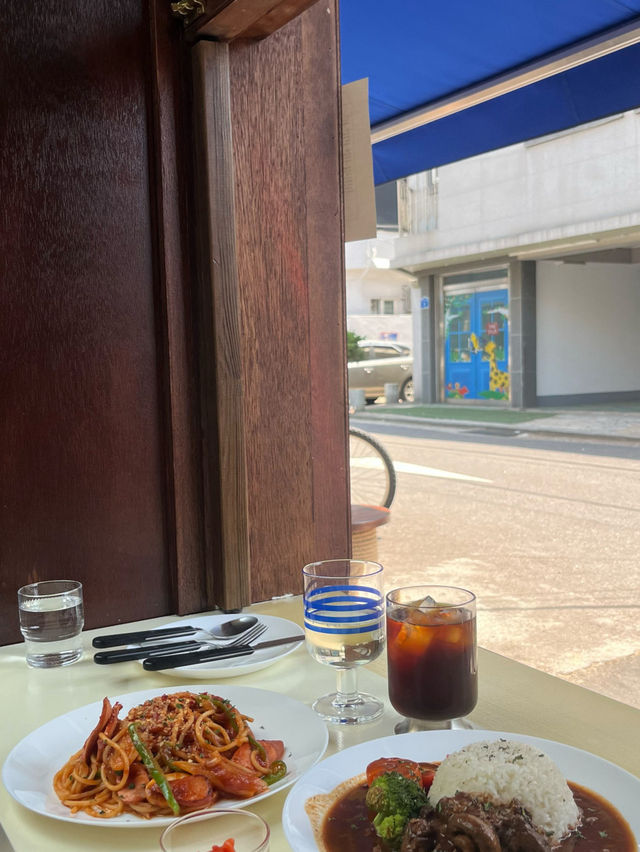 😍🥰문래동 요트 안 짙은 우드톤 카페 바 마리니에르