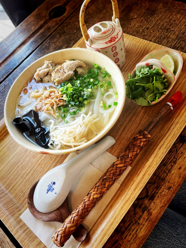 【神奈川県/鎌倉　目の前は線路🛤️電車を眺めながら東南アジア料理が食べられるお店🍽️】