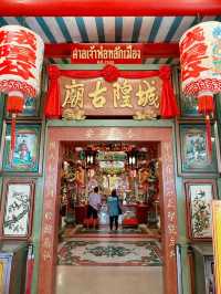 ทำบุญทำทาน ไหว้ศาลเจ้าพ่อหลักเมืองสมุทรสาคร