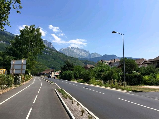 🌿 Annecy | 阿尔卑斯的威尼斯，掉进水彩画的童话