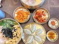 🍜 濟州機場旁的暖胃好味道：소길국수刀削麵店，大推！