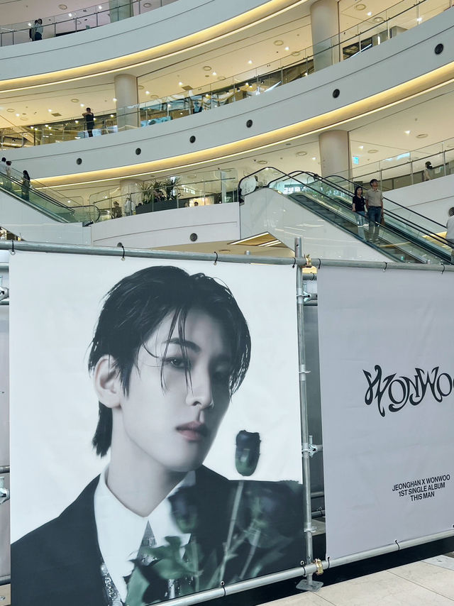 Pop - up store THIS MAN จองฮัน วอนอู