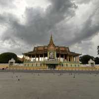 📍Unveiling Cambodia’s Regal Jewel: The Royal Palace in Phnom Penh 👑🇰🇭