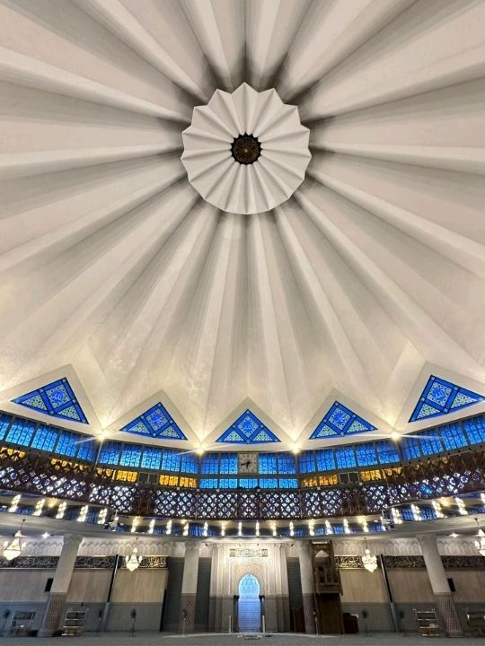 🇲🇾 Masjid Negara – The Heart of Malaysia’s Islamic Heritage 🕌