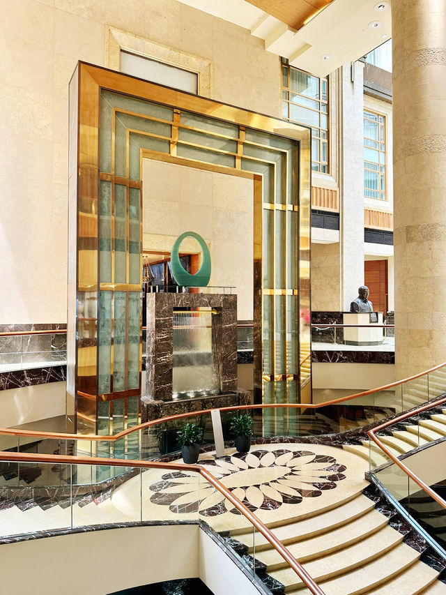 Grandeur Reimagined – Stepping Into Heritage at The Fullerton Hotel Lobby ✨