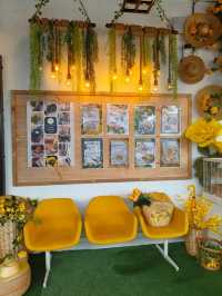A Relaxing Afternoon at Desaru’s Sunny Yellow Café