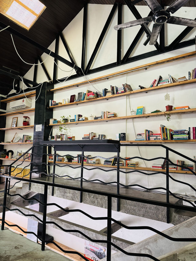 Where Design Meets Coffee – Woo! Cafe KK
