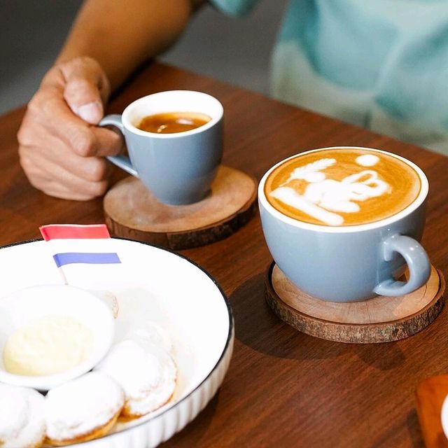 Ams&Dam Cafe