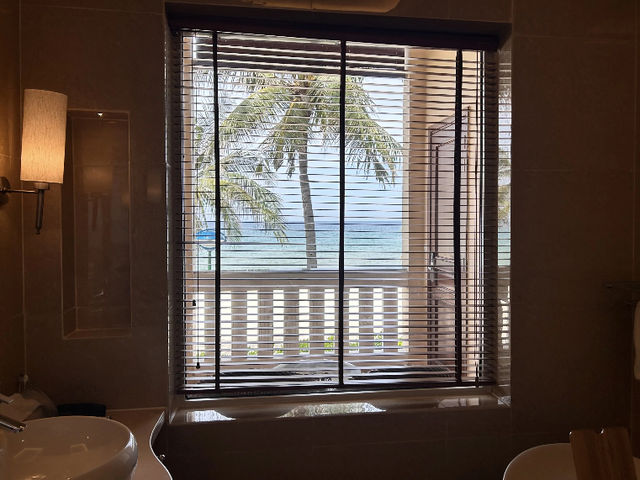 Danang Marriott Resort & Spa: A Relaxing Coastal Escape! 🌴🌊