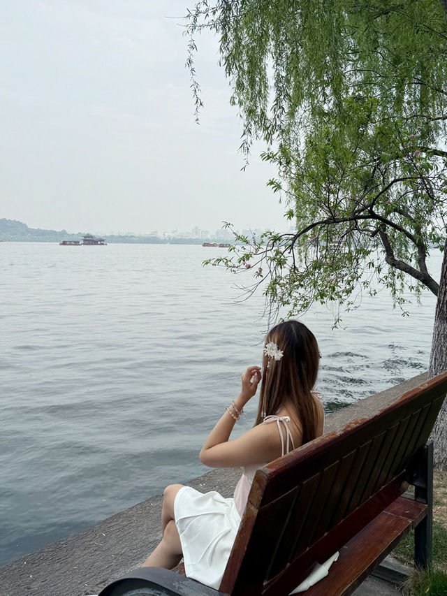 เดินเล่นรอบทะเลสาบซีหู