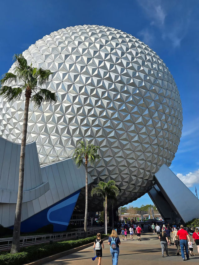 A Futuristic Feast for the Senses at Epcot 🚀🌍