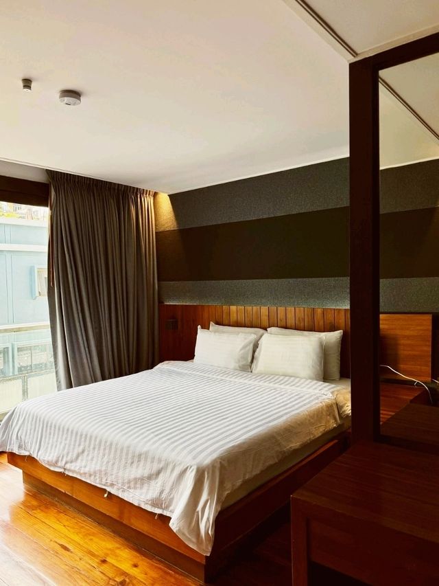LUXX Langsuan Hotel