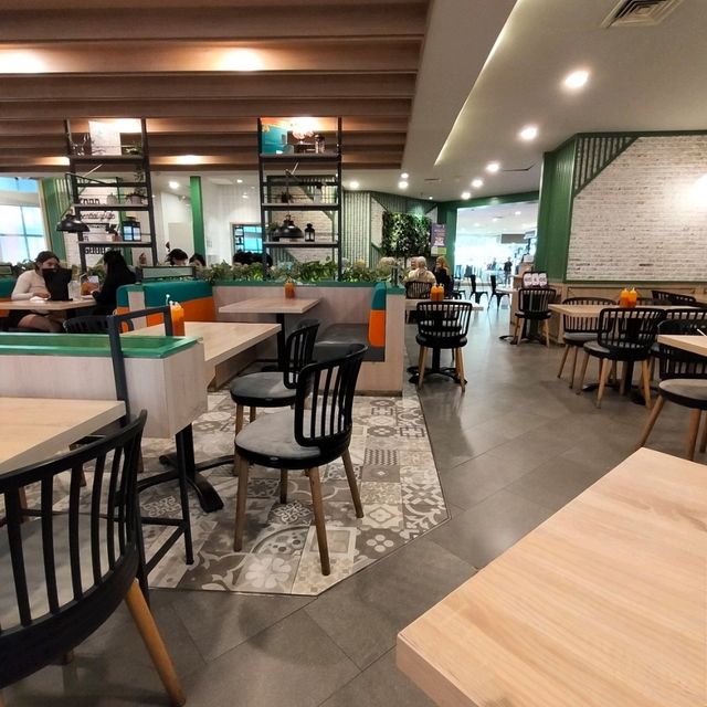 The Mediterranean Solaria: A Taste of the Coast
