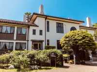 A a beautifully preserved Western-style residence located in Harbor View Park