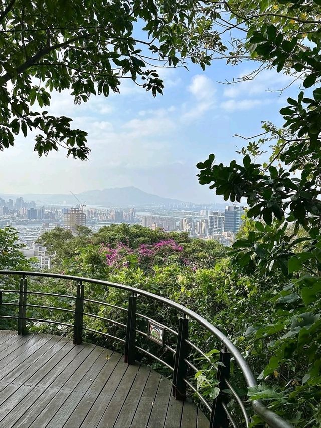 Hike with a View on Jiantan Mountain Trail