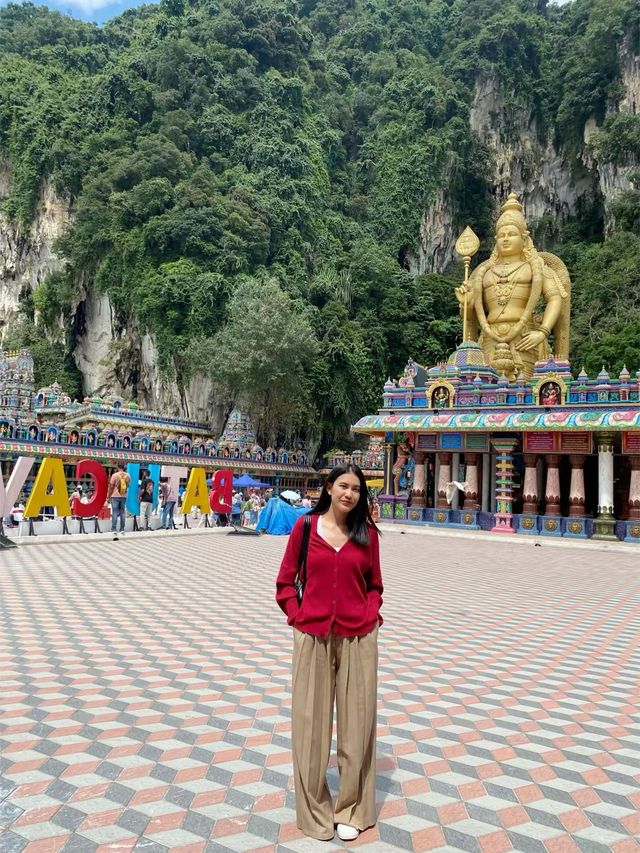 สถานที่ศักดิ์สิทธิ์และธรรมชาติ Batu Caves  สถานที่ศักดิ์สิทธิ์และธรรมชาติ Batu Caves