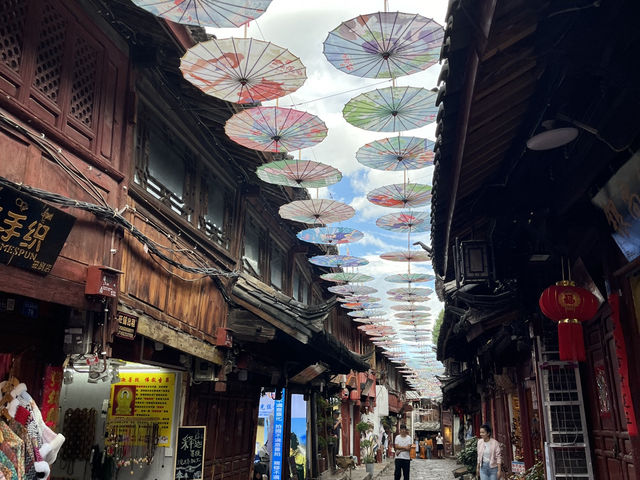 登高望遠，漫遊麗江古城