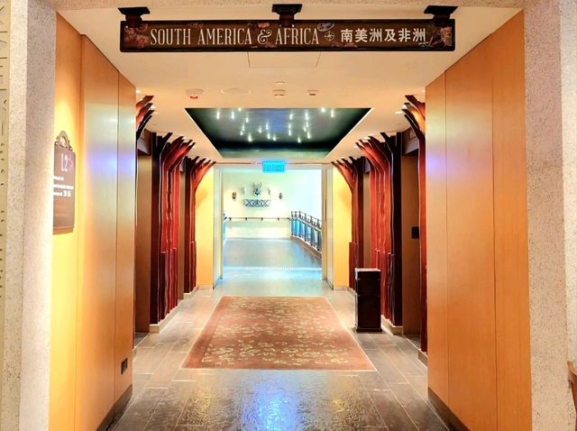 Hong Kong Disneyland Explorers Lodge: Aesthetic Journeys Through Design