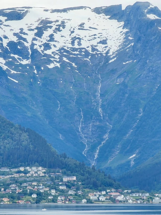 Majestic Fjord Escapes in Sognefjord 