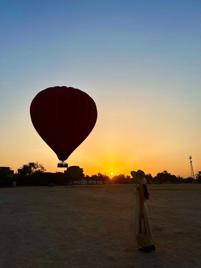 🌟 Colossi of Memnon – Luxor, Egypt